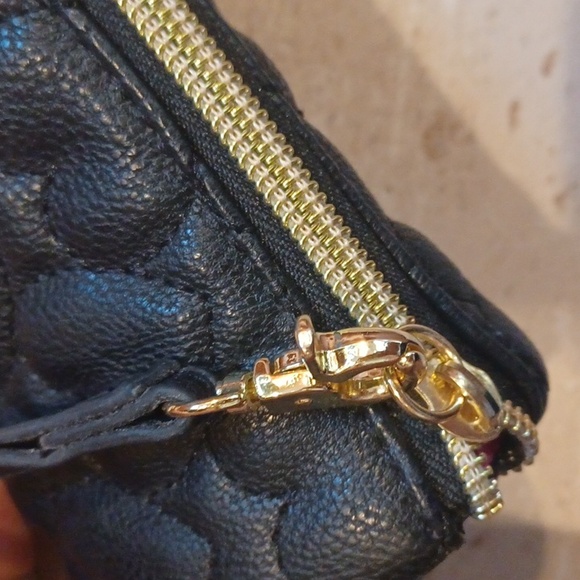 Betsey Johnson Quilted Black Heart Cylinder Travel Zipper Clutch/Cosmetic Bag - Picture 6 of 9
